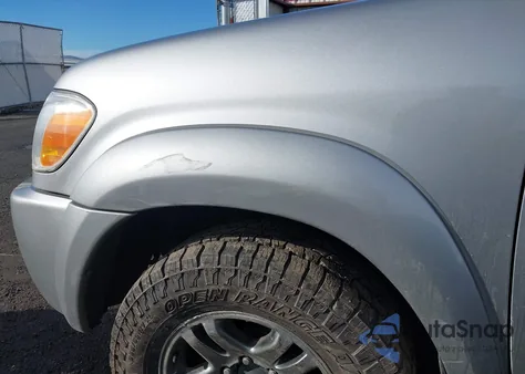 2005 Toyota Sequoia Sr5 V8 z USA, uszkodzony, nr VIN 5TDBT44AX5S252630